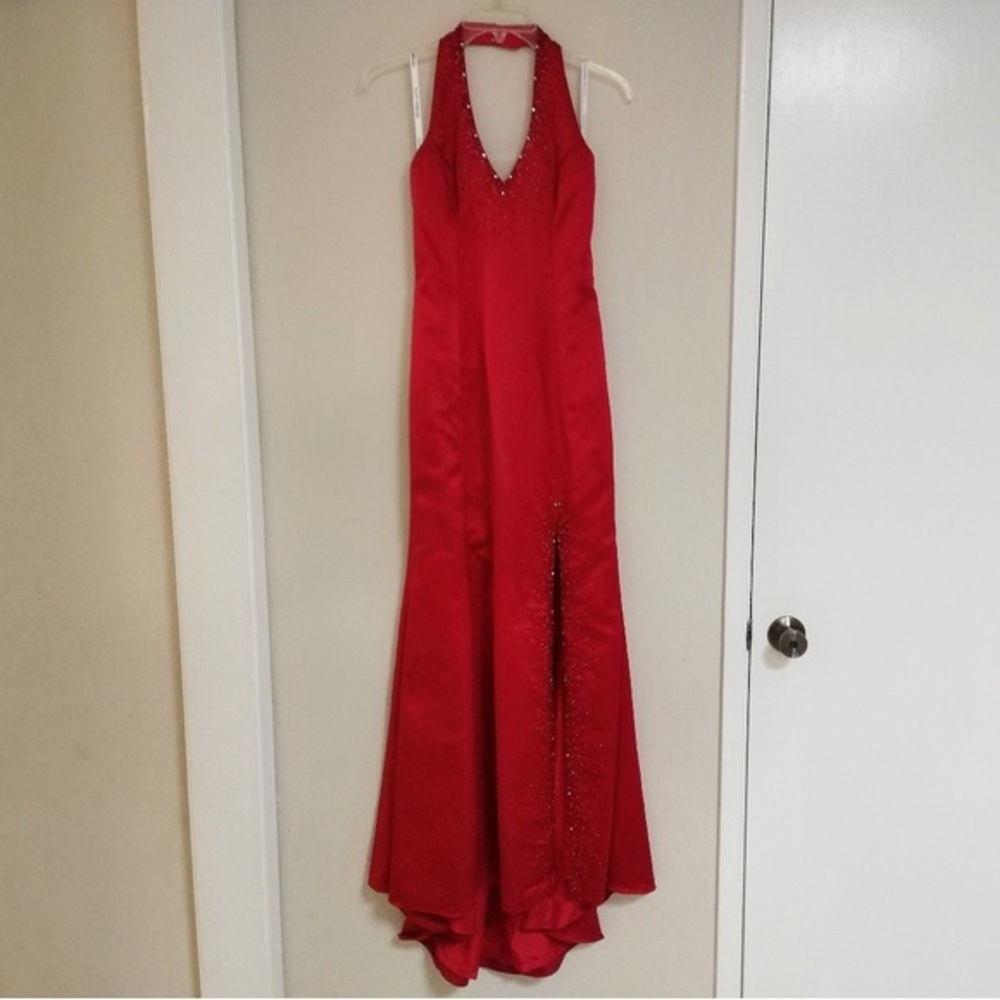 Morgan & Co. Elegant Red Backless Gown